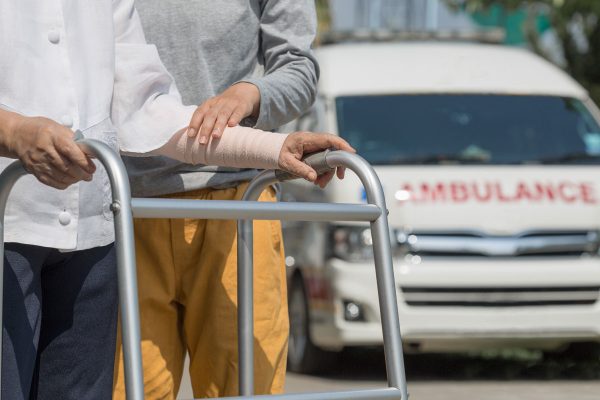sanitestki-prevoz-transport-polupokretnih-pacijenata-doca-kod-vas